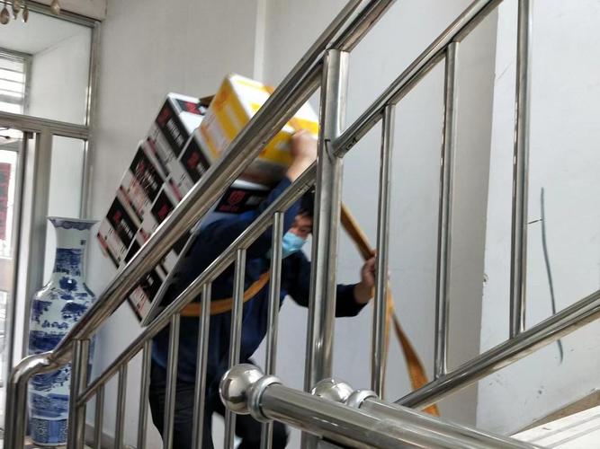 亮达搬倒装卸服务部 专业搬倒服务，为您的货物保驾护航